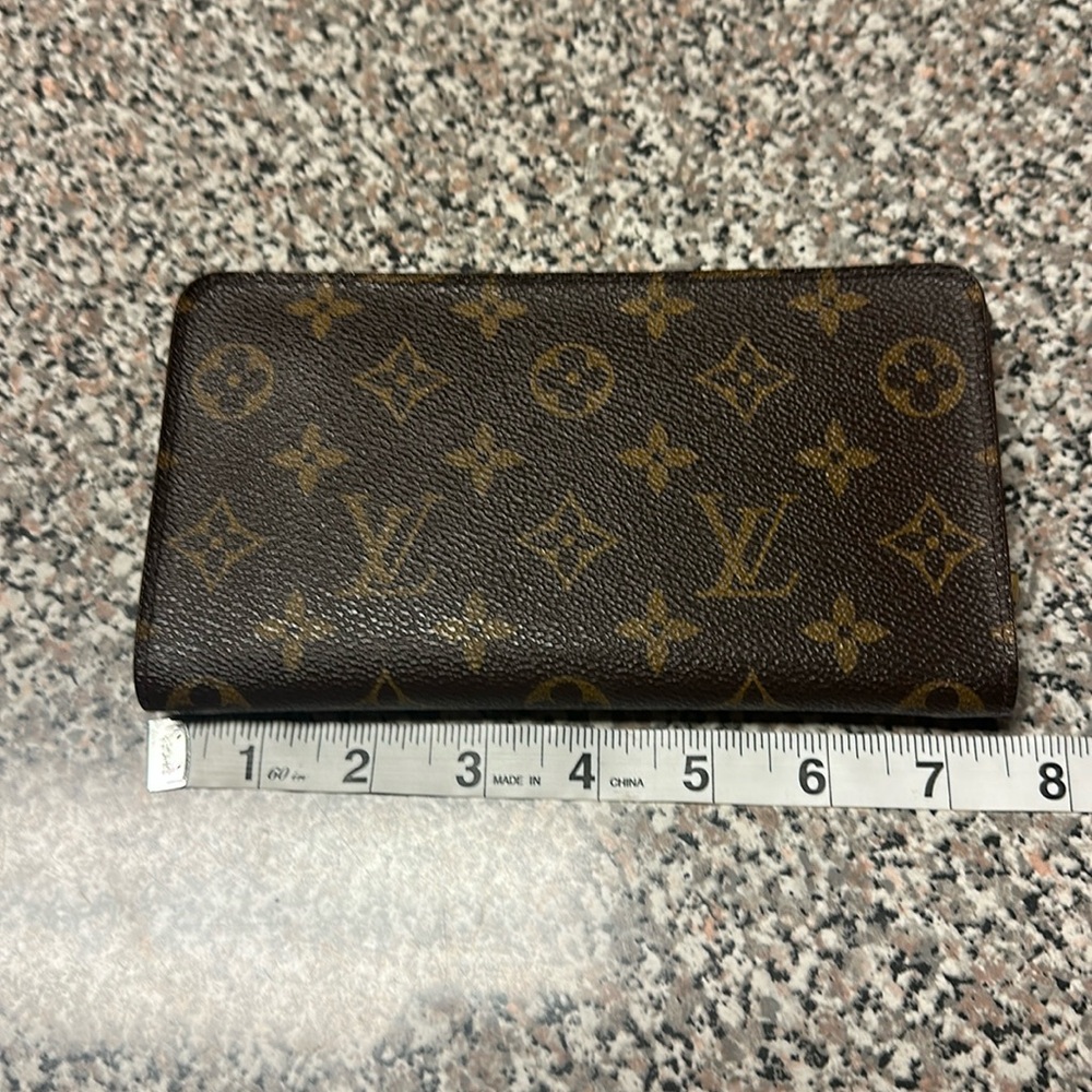 Louis Vuitton Long Zippy Wallet - Picture 3 of 12